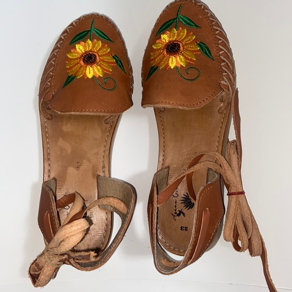 🌷NWOT AGAVE GIRL BOUTIQUE huarache sandals - Picture 2 of 7